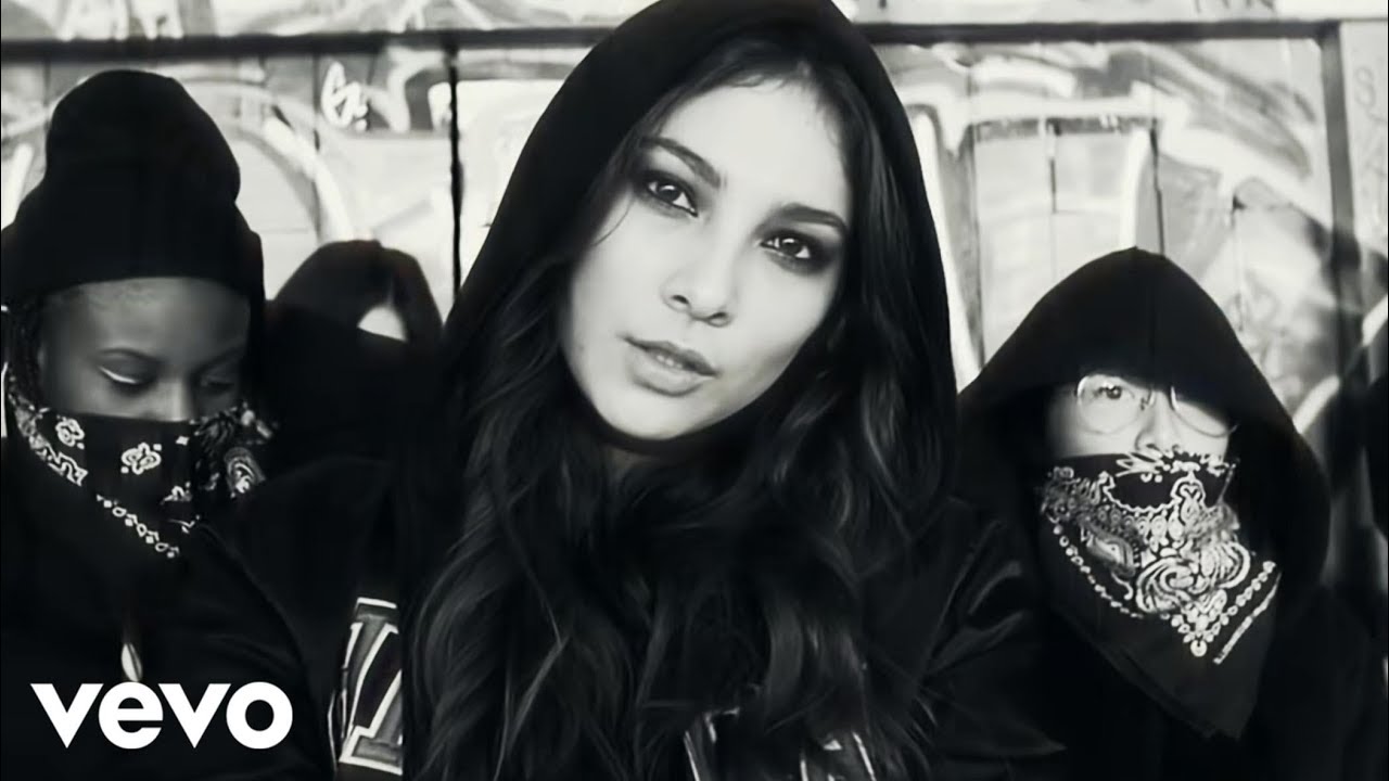 Chilla — Sale Chienne