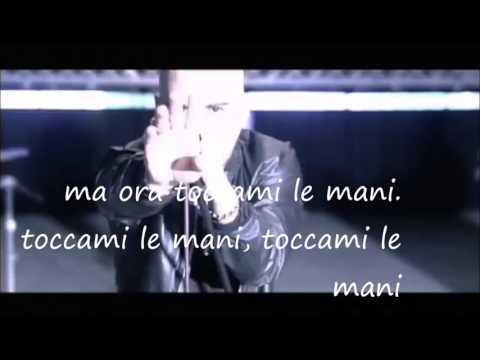 download lagu mp3 mp4 Via Le Mani Dagli Occhi Testo, download lagu Via Le Mani Dagli Occhi Testo gratis, unduh video klip Via Le Mani Dagli Occhi Testo