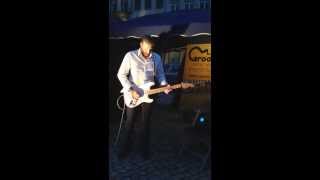 Frank Arras playing guitar @ Lier Centraal 2013 (deel 2)