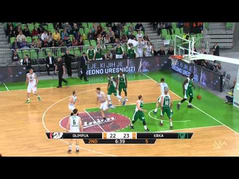 Halil Kanacević shakes the board (Union Olimpija - Krka, 21.3.2015)
