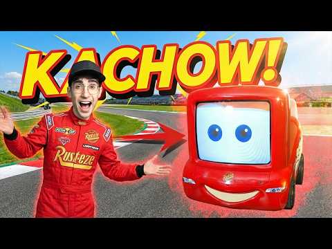 GIOCO A CARS VESTITO DA CARS SU UNA TV CARS