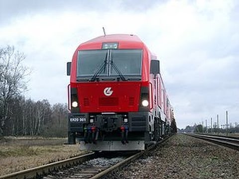 Siemens ER20 close pass under the bridge