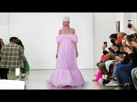 Giambattista Valli Spring/Summer 2022 Paris - Official Edit