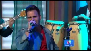 Juan Esteban en Despierta América cantando "Te Equivocaste"