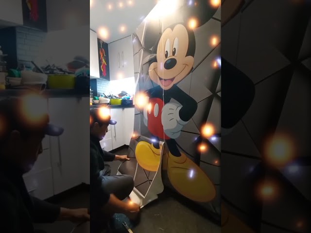 Vídeo relacionado con Calcomanías de pared de vinilo En esta casa hacemos referencias frikis a juegos de guerra y a ideas para El Señor de los Anillos. 35x51.1cm Pegatinas para vidrio Rojo Rosa