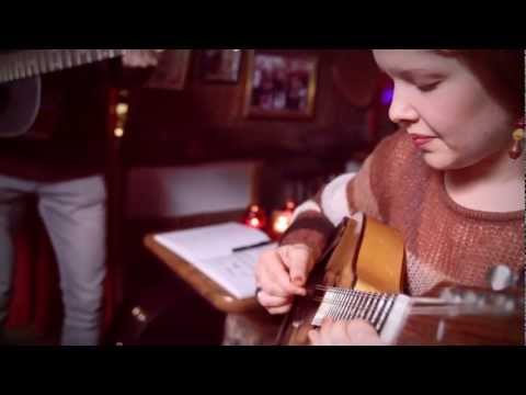 Teea Aarnio - Valoisa yö @ Luomustudio-sessiot