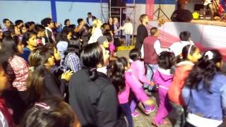 Noche de Gloria en Sechura con predicador Jim Drown.