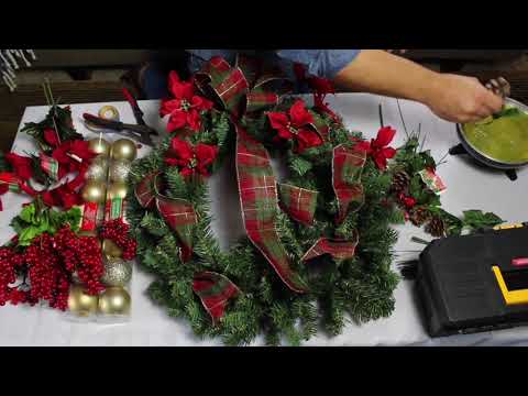 download lagu mp3 mp4 Traditional Christmas Wreath, download lagu Traditional Christmas Wreath gratis, unduh video klip Traditional Christmas Wreath