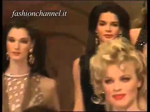 Angie Harmon on Valentino Fashion Show 1993