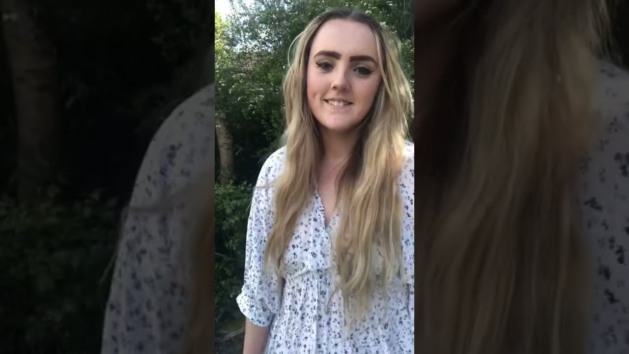 Sun is shining so floaty summer dresses are out! 😍