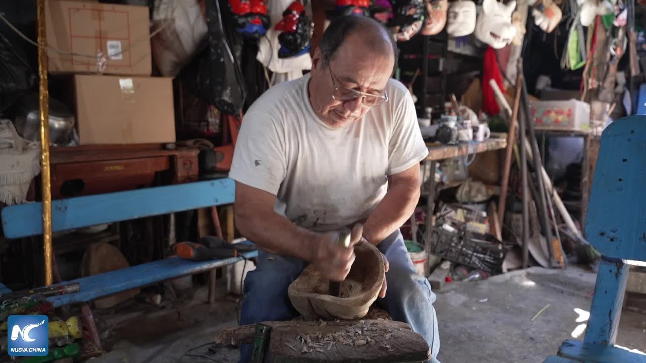 Celio López, guardián de máscaras y custodio de herencia viva en El Salvador
