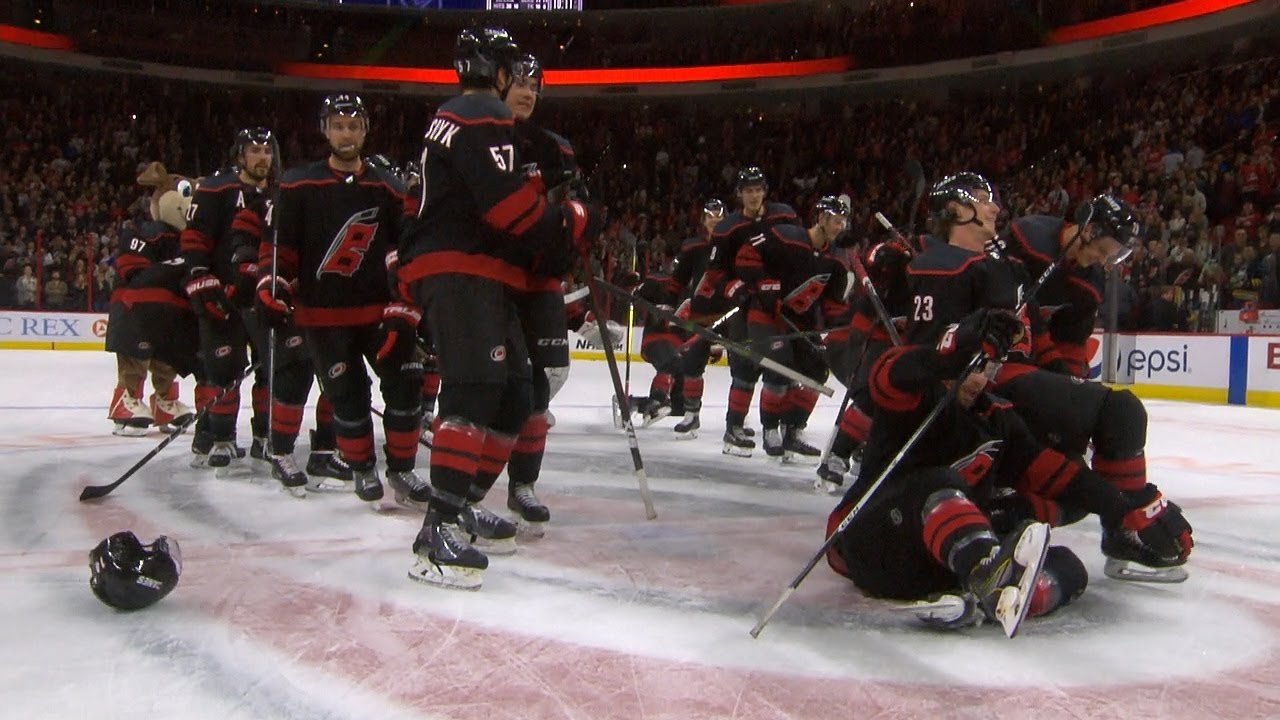 Vidéo: HAHA!!! La nouvelle célébration des Hurricanes!!!!