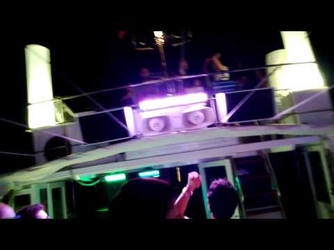 Eddie Bitar plays Everything but the girl - Missing (ID Mashup)