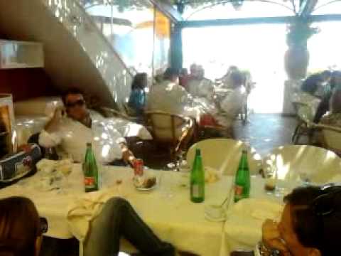 GIANLUCA GRAVA A POSITANO PER UN POMERIGGIO DI RELAX