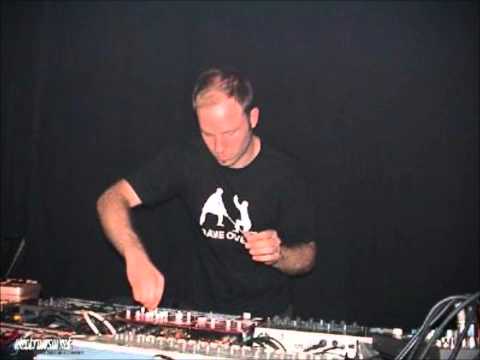 Neil Landstrumm live @ Sputnik Turntable days 2003
