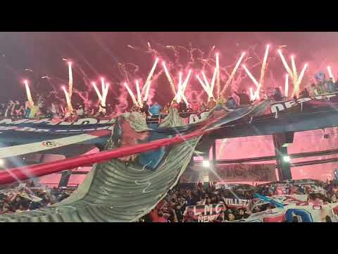 "Recibimiento de la Hinchada de Cerro Porteño | vs Palmeiras." Barra: La Plaza y Comando &bull; Club: Cerro Porteño &bull; País: Paraguay