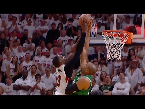 AL HORFORD REJECTS BAM ADEBAYO'S DUNK ATTEMPT 😱