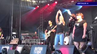 Les Mains Balladeuses au festival "Au Foin De La Rue" 2015