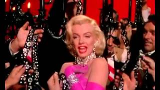 Santa cutie Marilyn Monroe