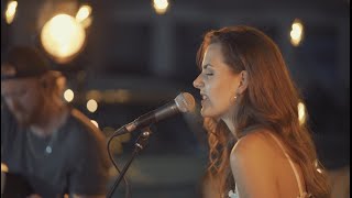 Musik-Video-Miniaturansicht zu Homeless Songtext von Amber Rae