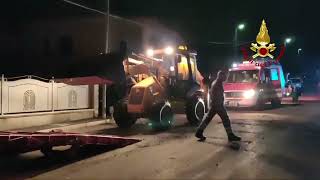 i-vigili-del-fuoco-nell-inferno-di-san-felice-a-cancello