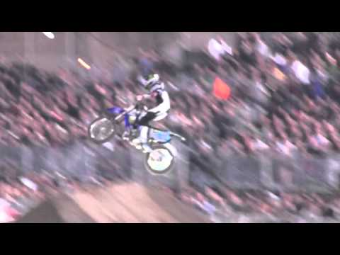 Andre Villa Crash Red Bull X Fighters - Crowd Surfing