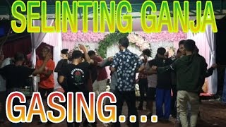 Download lagu Selinting Ganja di Tangan Serta Lagu Gasing mp3