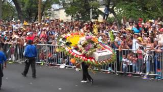 preview picture of video 'Medellin Flower Fair Grand Prize Winner - Ganador Absoluto Desfile de Silleteros Feria de las Flores'