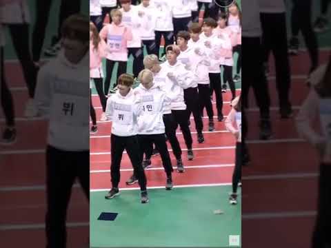 Funny dance time @ ISAC 2017 -- BTS