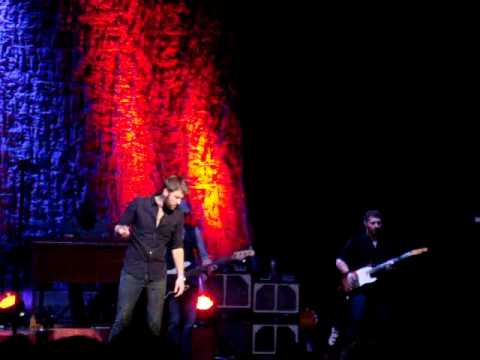 Charles Kelley of Lady Antebellum - I'm on Fire