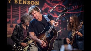 Jack Ingram Performs &quot;Higher than Willie, and Jonesin&#39; For Haggard&quot; On The Texas Music Scene