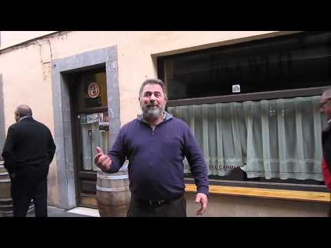 Passerby sings Asturian song for me