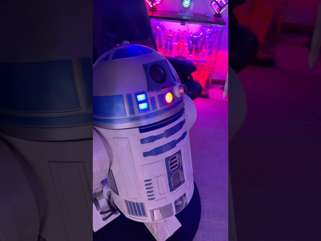 Vídeo relacionado con Star Wars R2D2 Outline Unisex T Shirt, Navy, Large