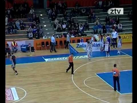 Női kosárlabda pécsi győzelemmel