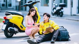 Download the video "外賣小夥追搶劫犯意外覺醒財神聖體，幫不嫌棄他的女總裁掃清障礙成首富，女總裁當場以身相許！#爽劇 #神醫 #逆襲"