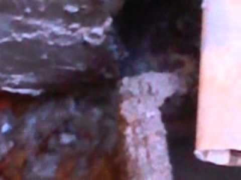 Destapacion de cloacas con maquinas. Limpiando desagotes raros dentro de camara de inspecion 2