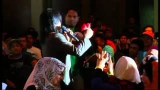 Download lagu Razlan kistal -  suatu kenangan (cover) mp3