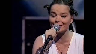 Björk : Aeroplane (ft. D'Influence) Later with Jools Holland- July 2nd 1993