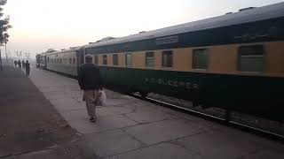 preview picture of video '39UP Jaffar Express with ZCU-20-6429 departyring Attock city Junction'