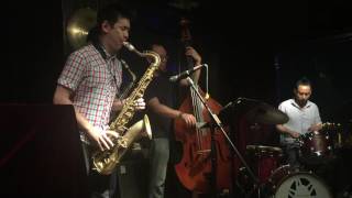Zhang Ke Quartet — "How Deep Is The Ocean?" (East Shore Jazz Club, Beijing)