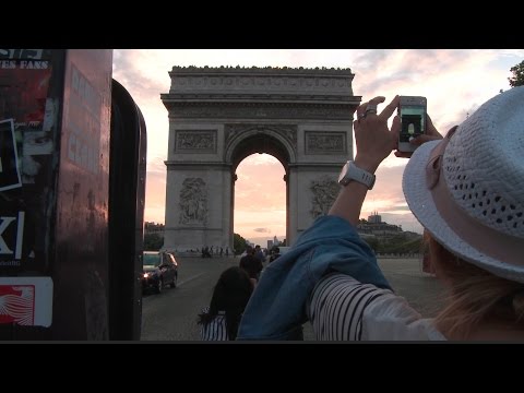 Free Stock Video Download | Tourist at Arc de Triomphe | Free HD Download