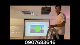 Combo máy chiếu và giá đỡ máy chiếu gắn trần cho văn phòng công ty