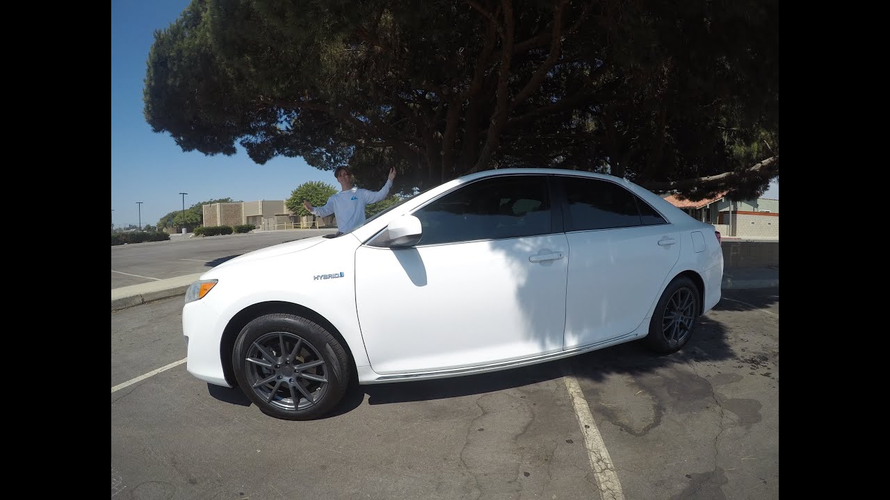 POV REVIEW: 2012 Toyota Camry Hybrid XLE