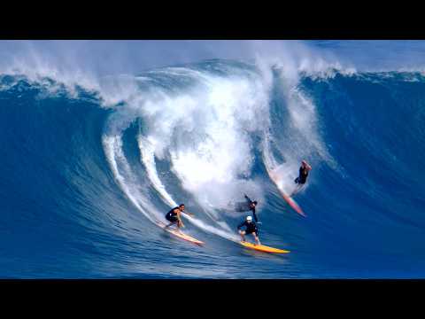 First XL Swell of 2026 Season at Waimea Bay | Huge Waves 4K Raw Surf