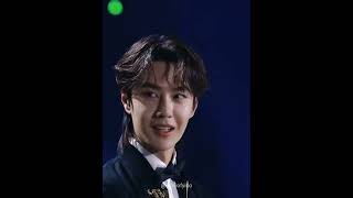 Download lagu Wang Yibo checking out Yang Yang and praise him as handsome~  #WangYibo #Yibo #Tracer85 #YangYang mp3