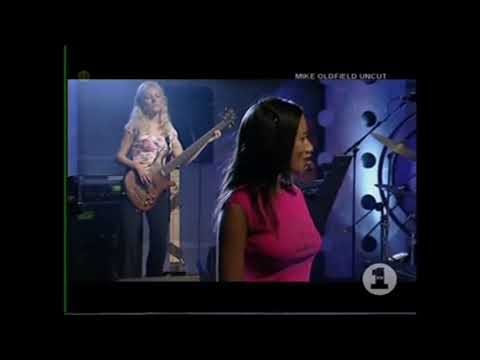 Helen Pepsi DeMacque Mike Oldfield - Moonlight Shadow Live @ VH1   1999