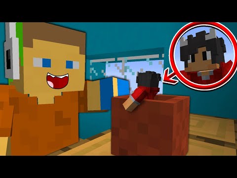 Jeg Pranker Laust Som MINI Hele Dagen I Minecraft!