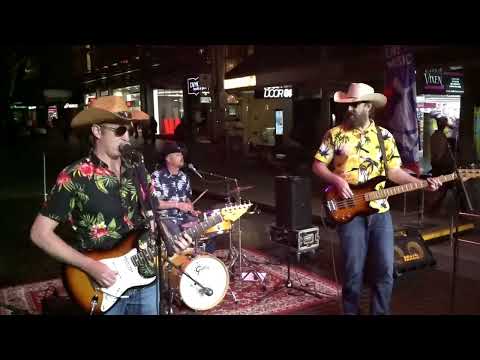 The Wet Fish ; Band - Johnny B. Goode