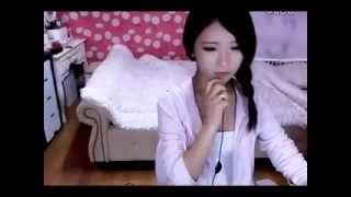 Download lagu Cute korean girl on webcam mp3