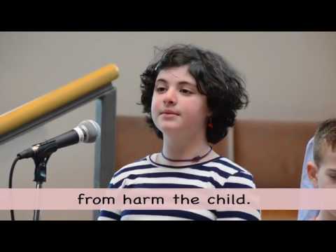 Shvimt Dos Kestl Oyfn Taykh 1